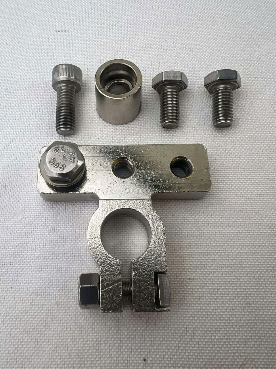 Heavy duty battery  negative terminal clamp