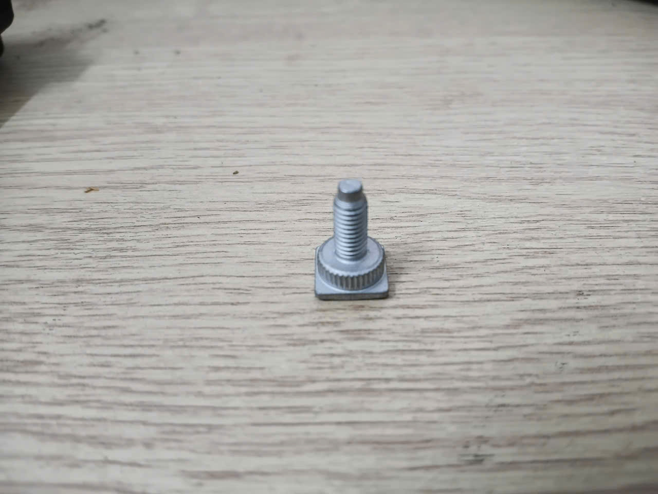 M5 broaching fuse stud for MTA fuse boxes