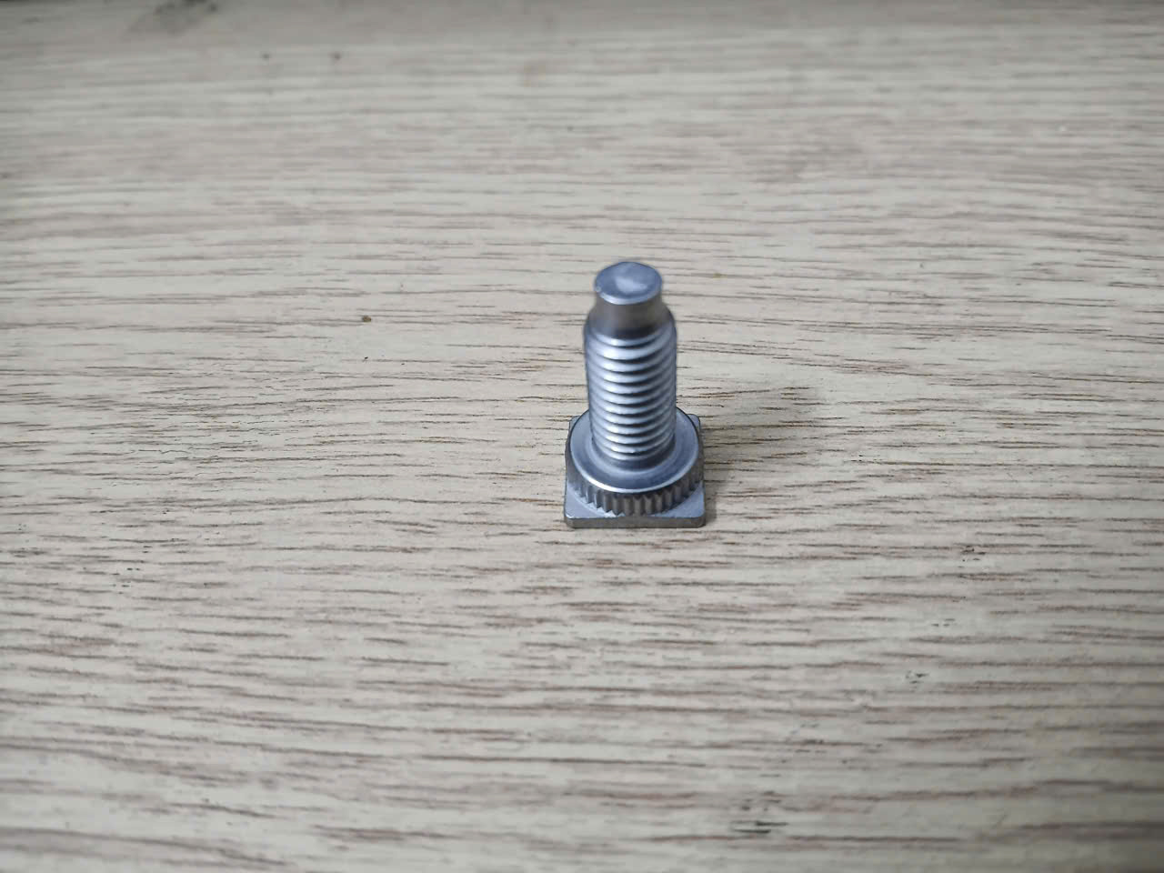 M8 broaching fuse stud for MTA fuse boxes